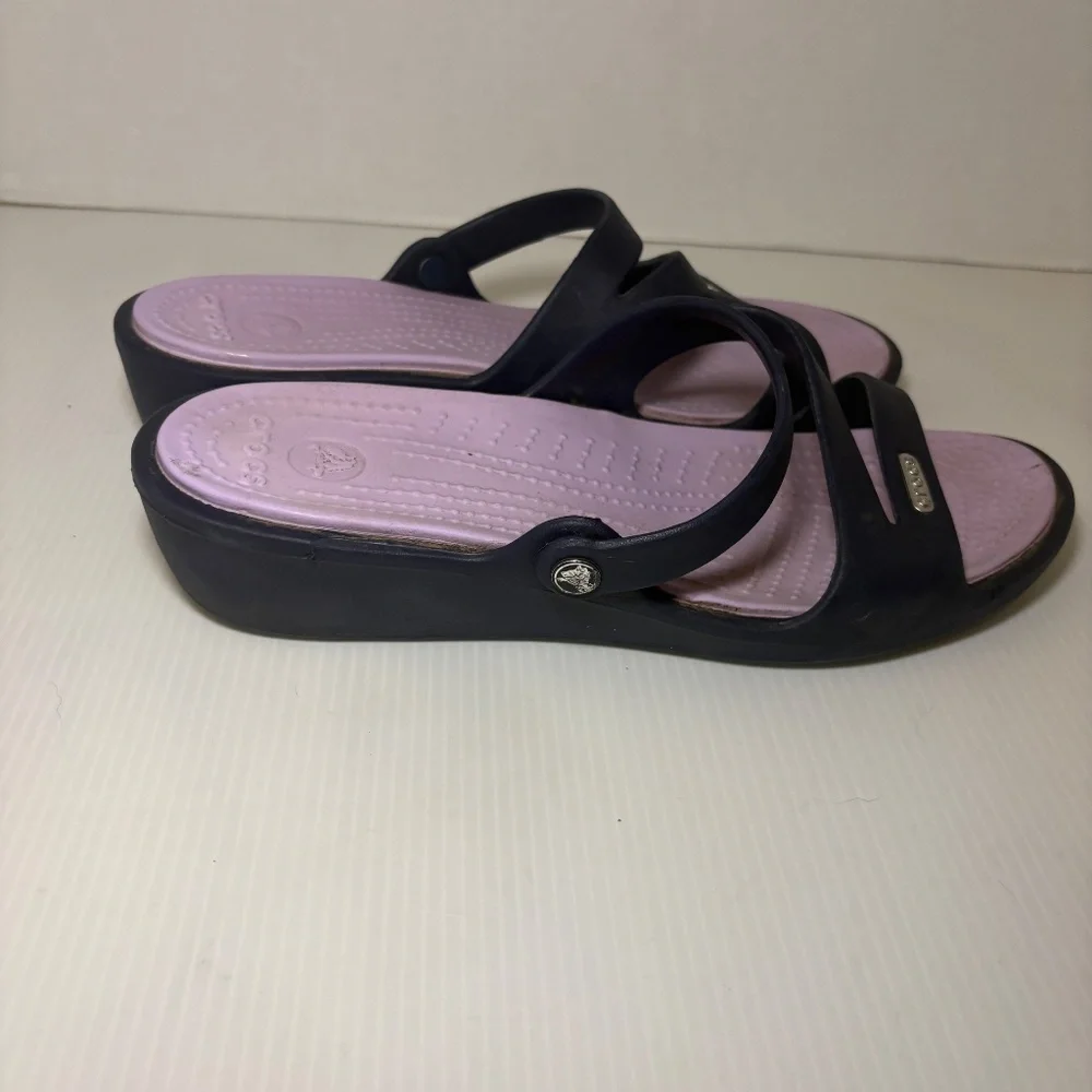 Crocs Patricia Sandals Size W8 Navy And Lavender Slip On Strap Hippy Grannycore